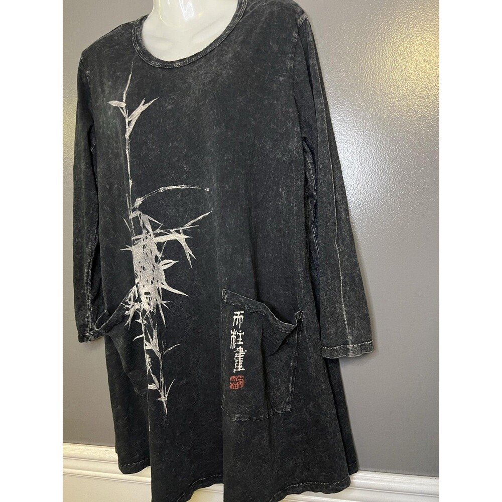 Jess & Jane Tunic Top Womens Large Black Bamboo Graphic Pockets Long Sleeve USA - Picture 7 of 12